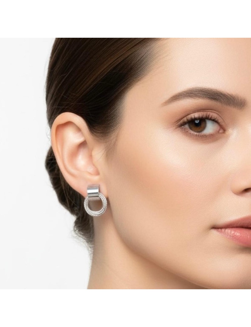 Orecchini a Lobo con Cerchio Intrecciato